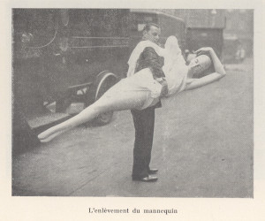 L'Enlèvement du mannequin, Variétés, déc. 1928